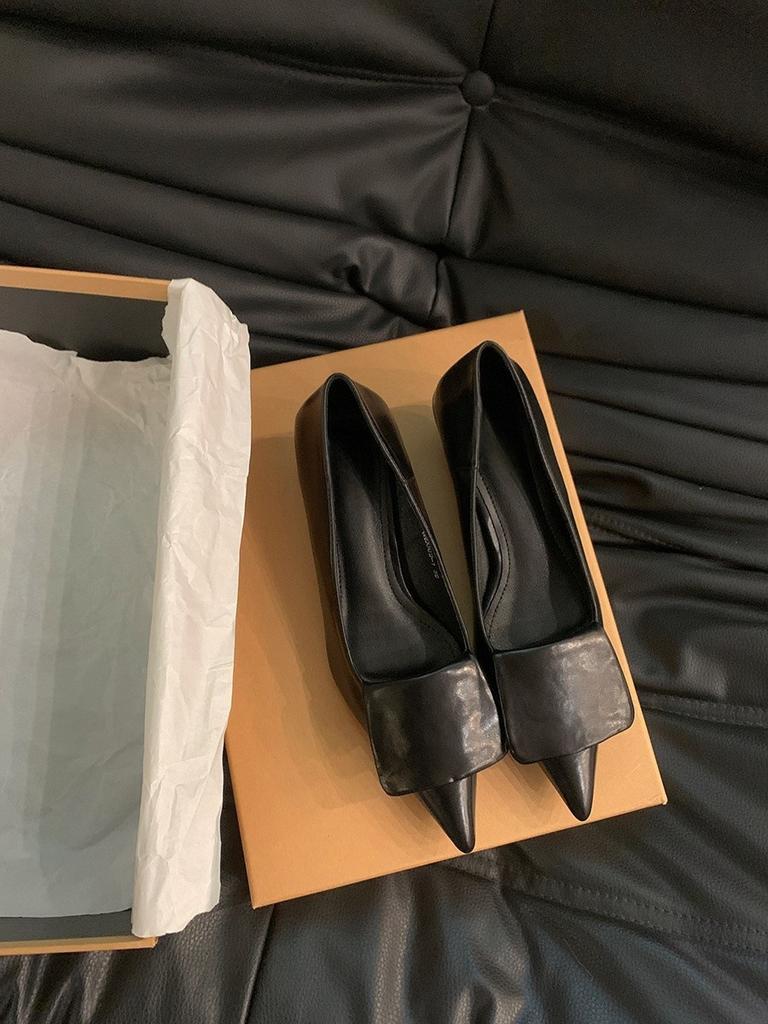 Французские туфли-лодочки на kitten heel, легкая открытая модель, 2025 весна-лето, новые, с острым носом, элегантные, серебристые, вечерние, рабочие туфли