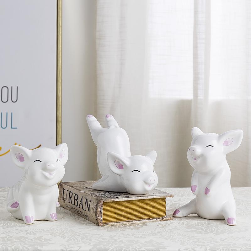 Family of 3 Ceramic Pig Creative Design Ornaments Adorable Living Room Decorations TV Cabinet Wine Cabinet Crafts Opening Gift