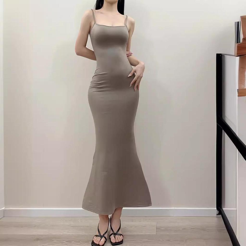 Платье-рыбий хвост с жидким покрытием и подтяжками - лето 2024 г., облегающие и эластичные бедра, стиль американской горячей девушки