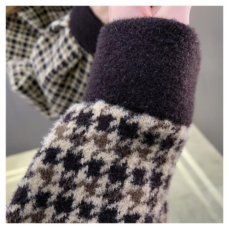 Autumn and Winter Thickened Plaid Tweed Coat Women's Fall and Winter Short Section Fashion Fringe Jacket