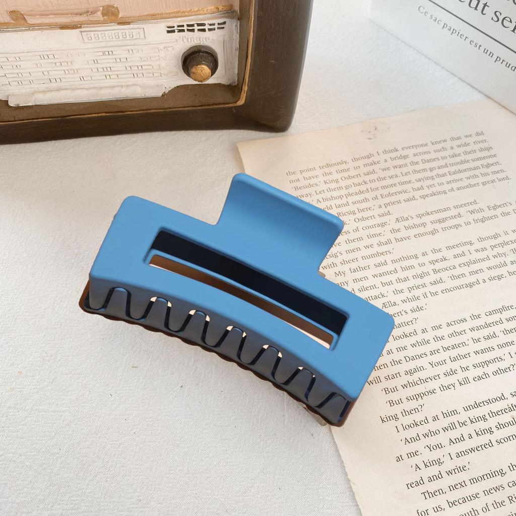 New Large Hair Clip Ladies Hair Barrette Buckle for Hair Accessories Plastic Claws Crab Hairpins for a Woman Clamps