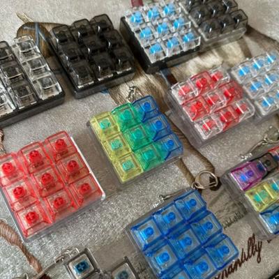 DIY Клавиатура Брелок-фиджет Колпачок клавиши Зажимная игрушка Новая кликающая игрушка Взрослый