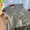 Жилет без рукавов в китайском стиле 2024 года: Плотный шелк Xiangyunsha Mulberry с темным узором, воротником-стойкой, боковыми разрезами на пуговицах для женщин.