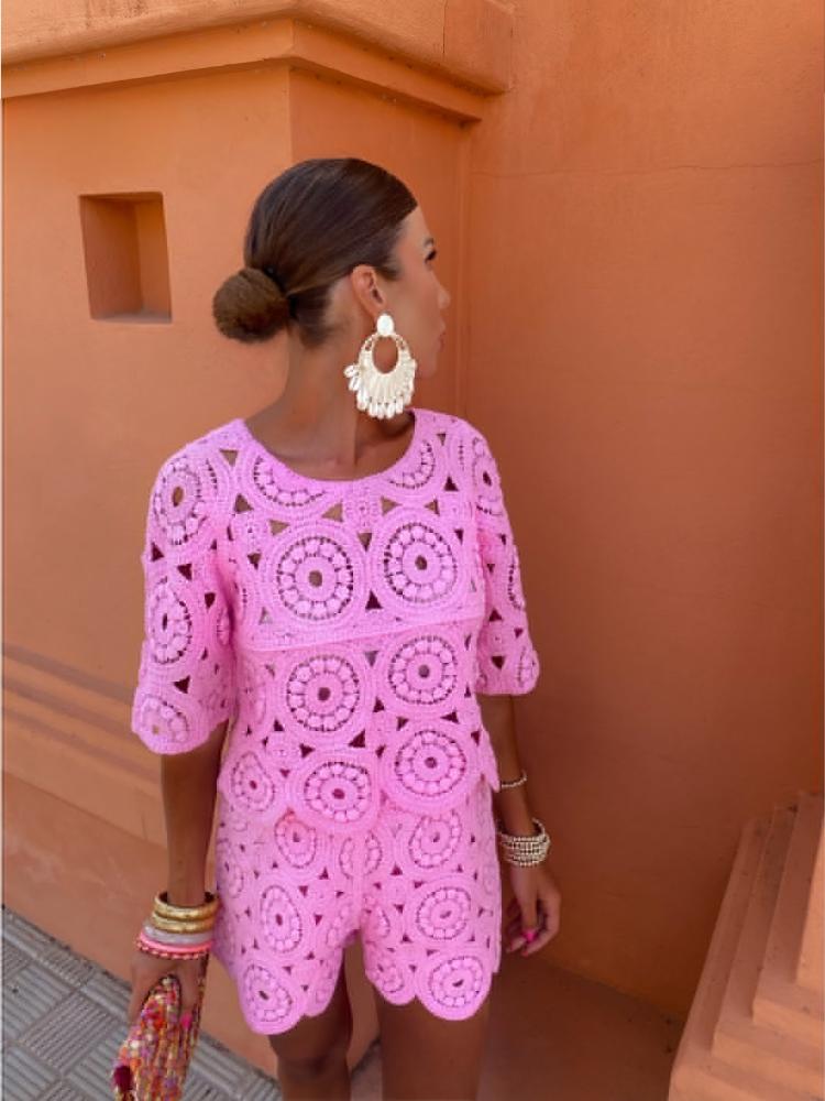 Сексуальные полые вязаные крючком комплекты из двух предметов, женские футболки с короткими рукавами + свободные шорты с высокой талией, женская мода, шикарные однотонные уличные пляжные костюмы