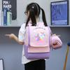 Школьный рюкзак для детей легкий, снижает нагрузку, большой вместимости. У милых девочек в первом классе детского сада и в большом классе есть рюкзаки.