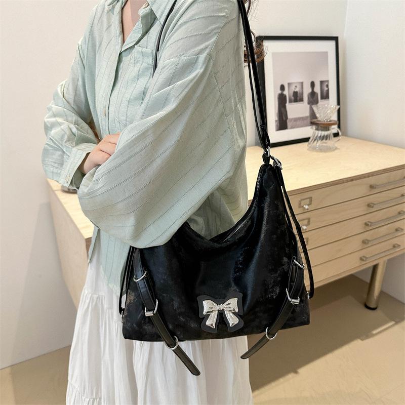 Большая вместительная сумка для поездок на работу, летняя новая корейская версия с высококачественной простой бабочкой на одно плечо, двойная задняя часть, сумка двойного назначения
