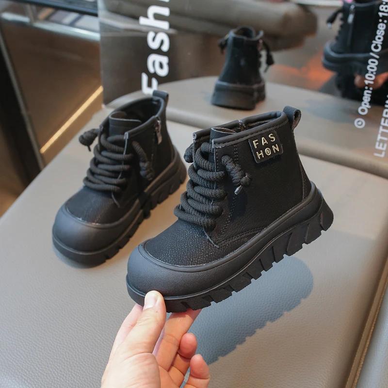 Детские короткие ботинки для девочек 2024 осень-зима новая мода корейский стиль мягкая подошва противоскользящие универсальные шикарные кожаные туфли