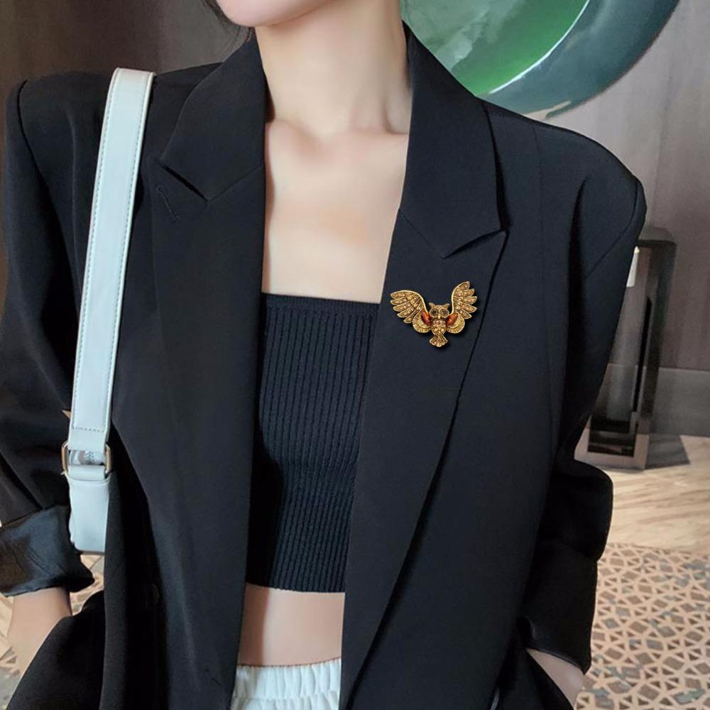 Temperament Vintage Owl Brooch Owl Shape Ancient Bronze Owl Corsage Rhinestone Owl Shape Pin Women