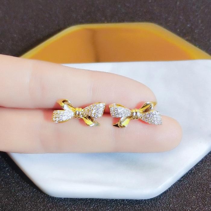 Серьги-бабочки с галстуком-бабочкой, Модные пусеты, Серьги-клипсы с характером, Для не проколотых ушей, Женские серьги полностью с бриллиантами.