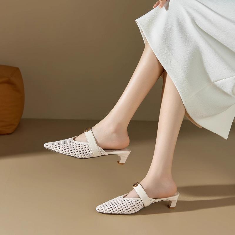 Летние плетеные сандалии 2025 года, ремешок из одного слова, нишевые ажурные баотоу, шлепанцы на низком каблуке для работы