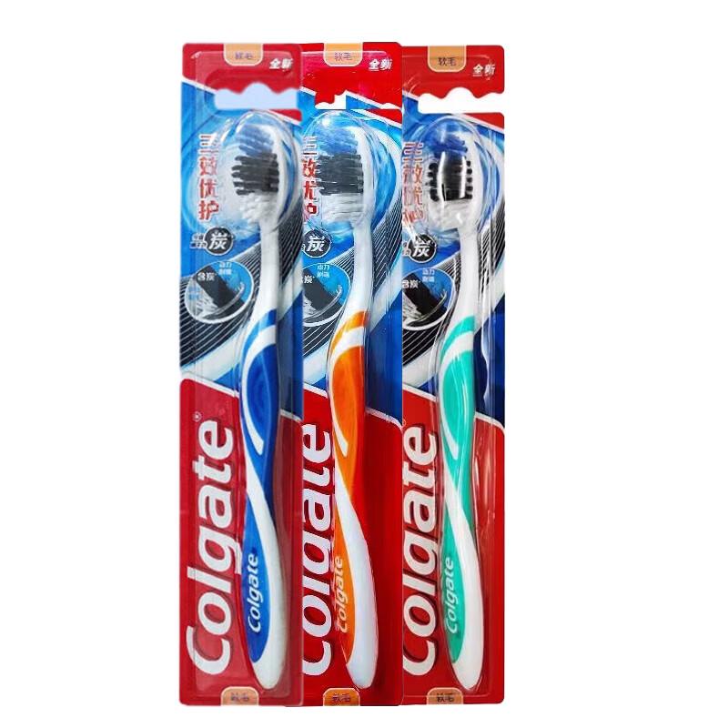 Colgate Зубная щетка тройного действия