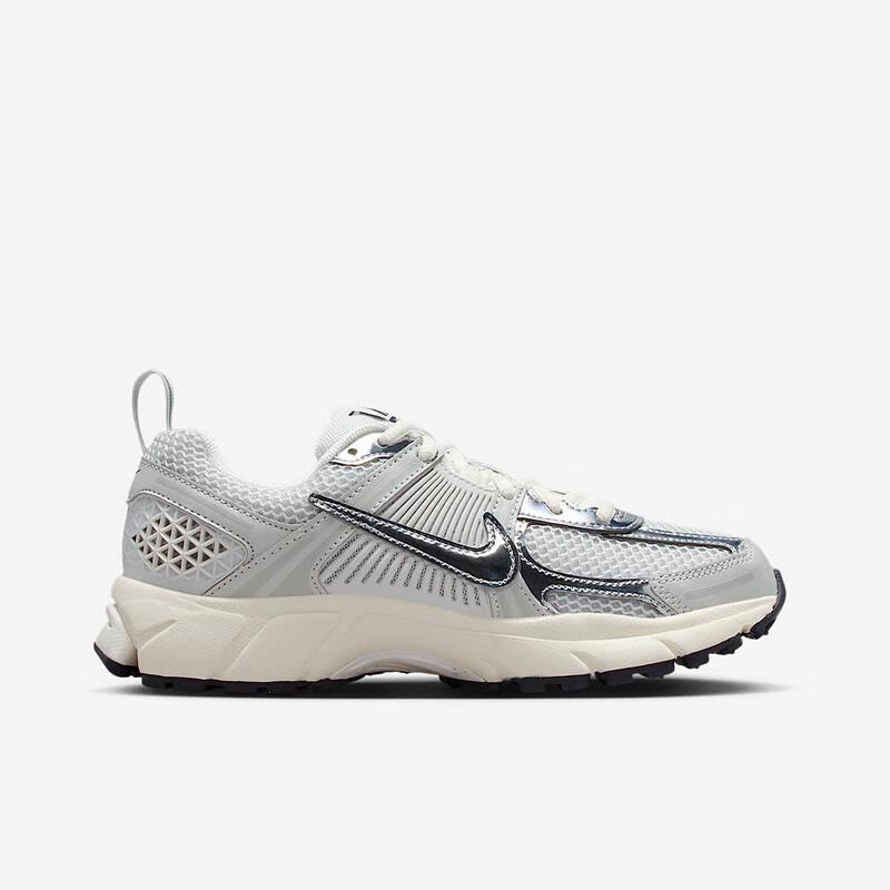Nike Женские беговые кроссовки Vomero 5 BG 1