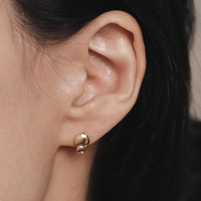 double pebble studs: small.