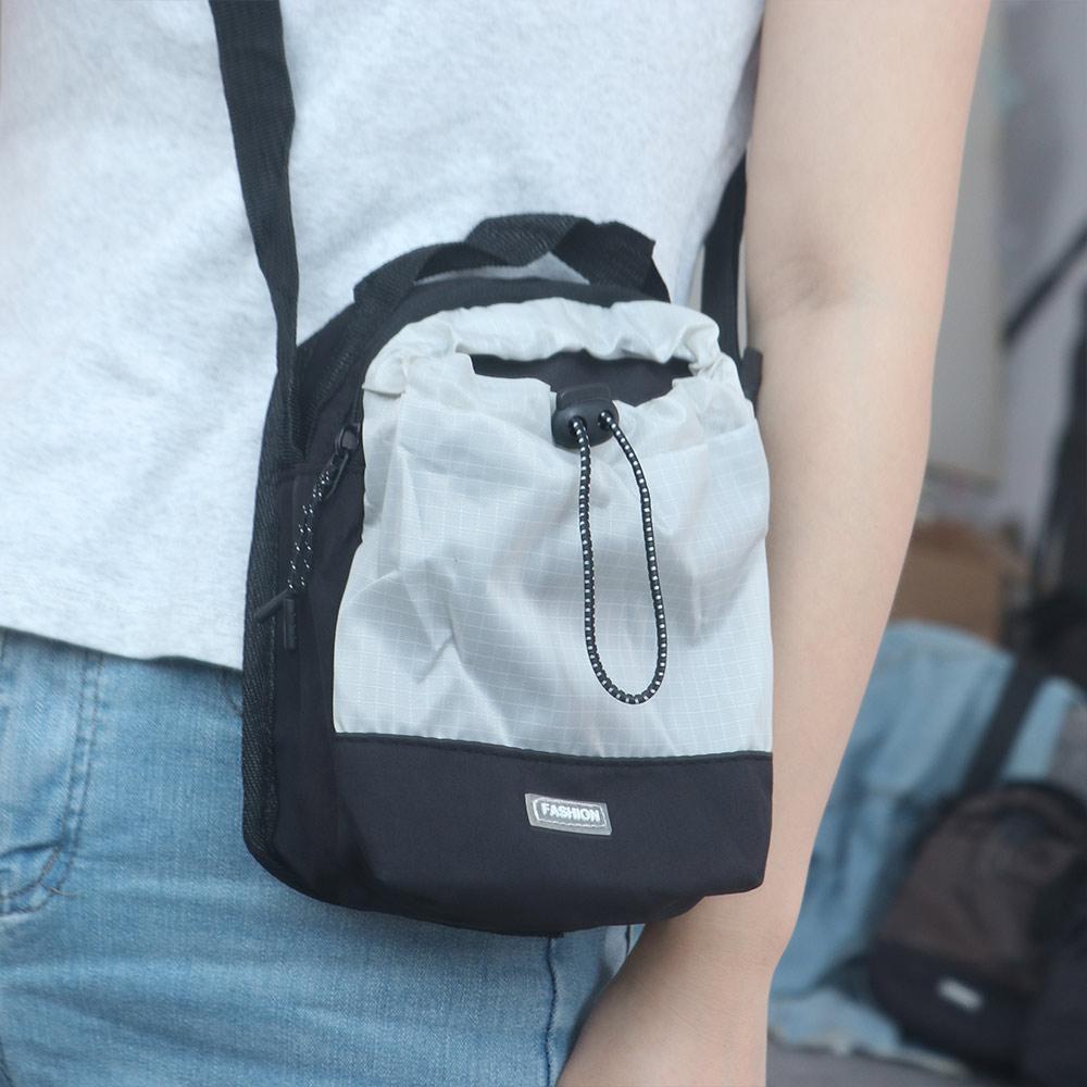 Lightweight Drawstring Shoulder Bag Adjustable Strap Women Crossbody Bag Leisure Phone Bag Travel