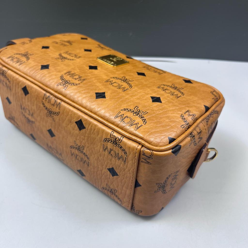[Pre-Owned] Visetos Classic Canvas Camera Bag - Very Good #13UWE56