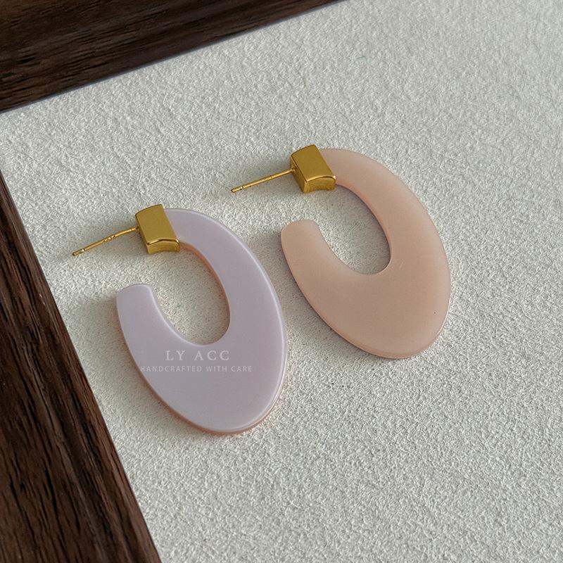 Multi-color acetic acid resin U-shaped earrings Macaron fresh vacation white high-end earrings fashion light luxury earrings