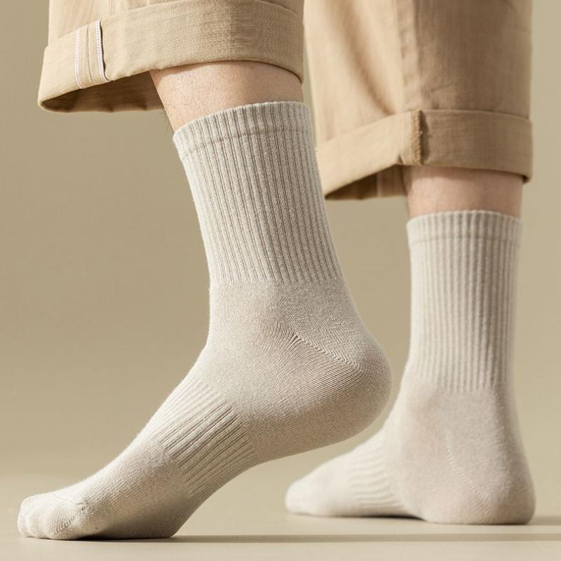 Autumn and Winter Men's Solid Color Mid-tube Socks Deodorant Sweat-absorbent Sports Socks High Socks