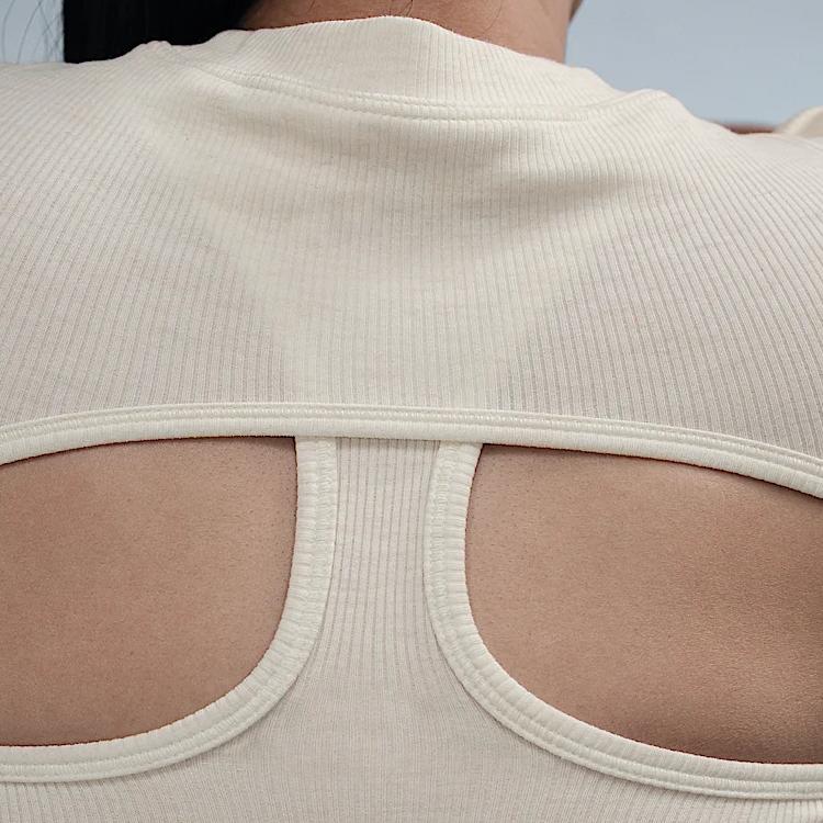 Nike Женская футболка с круглым вырезом, логотипом, коротким рукавом, облегающего кроя, бежевая HF5418133