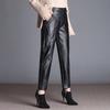 Утолщенные черные кожаные брюки женские свободные брюки-харлан с высокой талией осенне-зимние плюшевые брюки леггинсы повседневные брюки из искусственной кожи