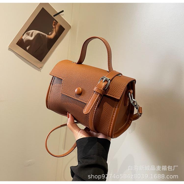 This Year's Popular Bag Women's 2025 New Fashion Retro Small Square Bag Niche Design Shoulder Bag Texture Messenger Bag