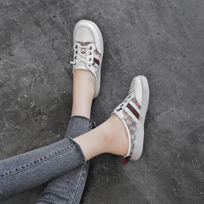 Тапочки Белые туфли Женские туфли на толстой подошве Сандалии Тапочки