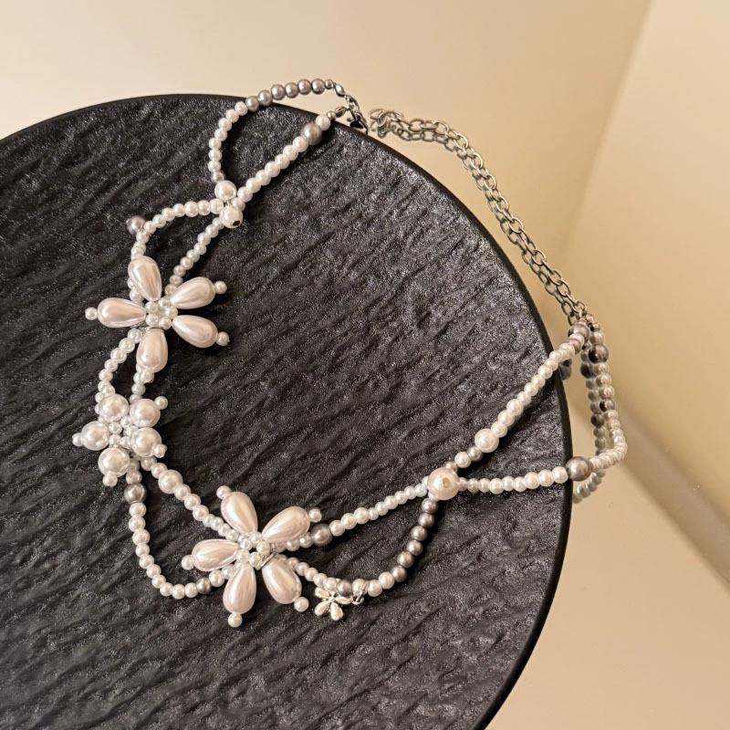 Pearl Flower Pendant Necklace for Women Luxury Exquisite Handmade Bead Petal Layered Choker Sweet Versatile Wedding Jewelry Gift