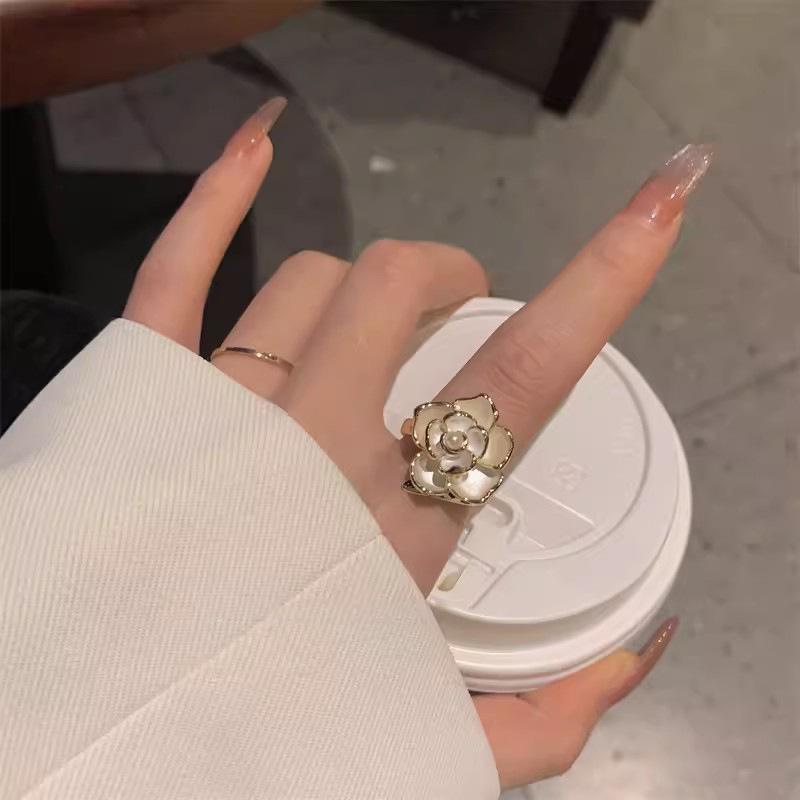 Korean Luxury Zircon Pearl Bow Ring - Vintage Niche Design, Women's Open Hand Jewelry