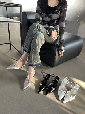 Модные серебристые черные белые женские босоножки с острым носком летние туфли на танкетке со средним каблуком и ремешком на щиколотке сексуальные туфли-лодочки для вечеринок свадьба 35-39