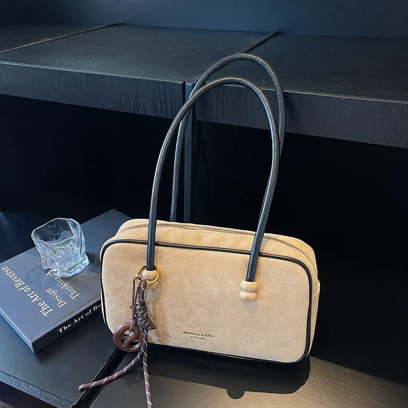 Повседневная вместительная универсальная простая и модная новая замшевая сумка-хобо 2025 осень женская портативная на плечо подмышку