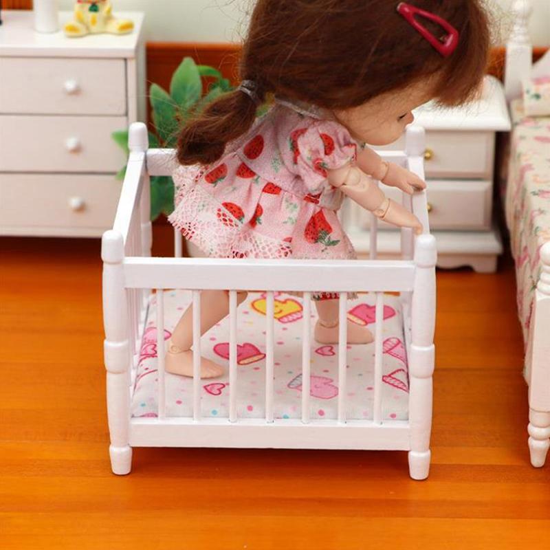 1:12 Миниатюрная кукольная кроватка Деревянная колыбель Мебель для детской комнаты Модель