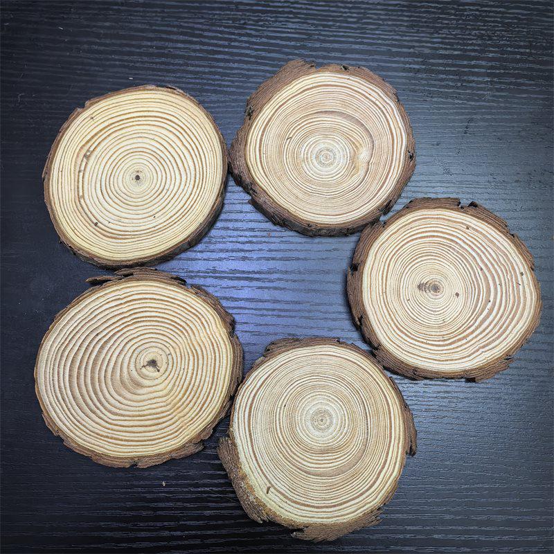 Фоновый декор стены из спилов дерева для детского DIY-творчества, поделок, искусства в детском саду