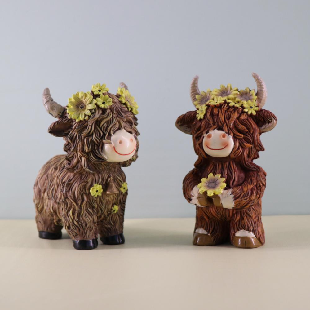Simulation Highland Cow Figurine Adorable Scottish Cow Statue Resin Animal Sculpture Desktop Ornaments Nordic Farm Home Decor
