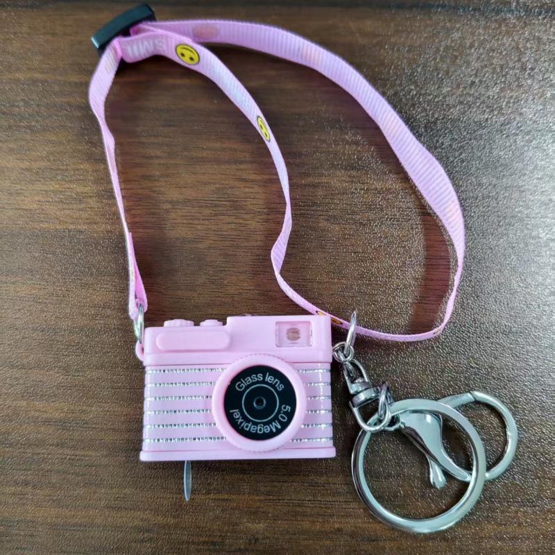 Светящийся мини-камера Брелок Подвеска для сумочки: Ретро-камера с звуком, кукла-украшение