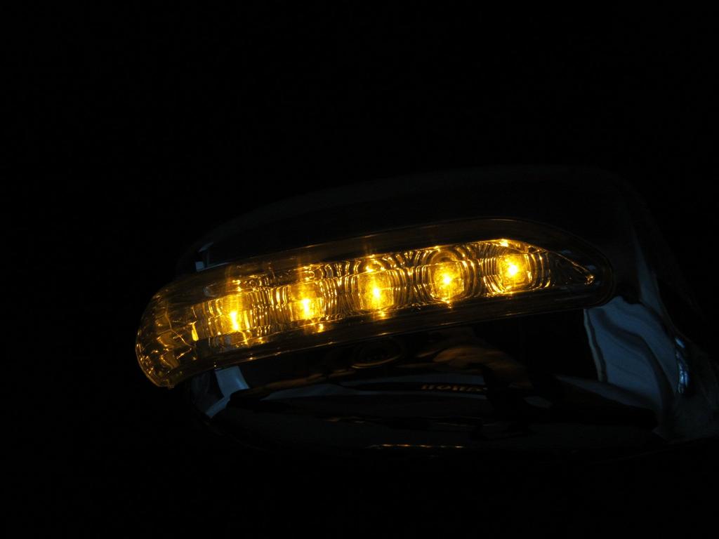 BRIGHTZ Cube Cubic Z11 Series Chrome Door Mirror Covers with LED Turn Signals 342 [MIR-SID-148]