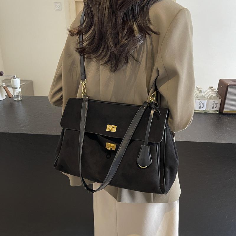 Матовая сумка-тоут женская 2025 новая большой вместимости для поездок на работу, подмышечная сумка, осенне-зимняя, высококлассная, универсальная, на плечо, для отдыха