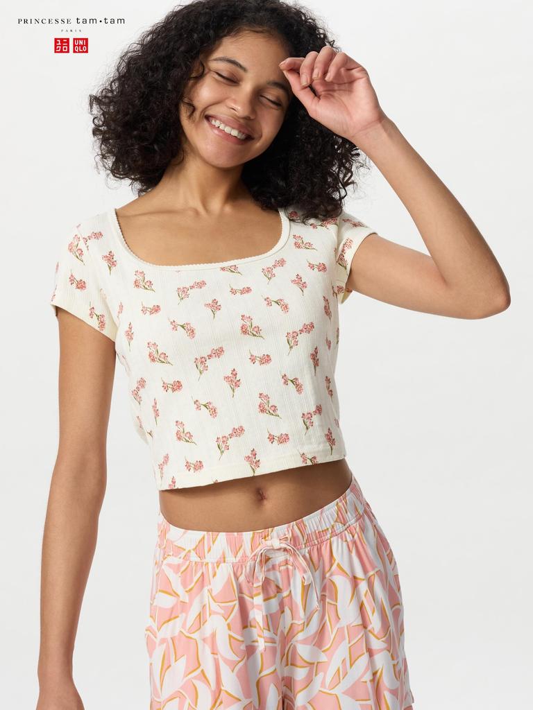 Uniqlo Футболка с квадратным вырезом и заостренным хвостом в Японии