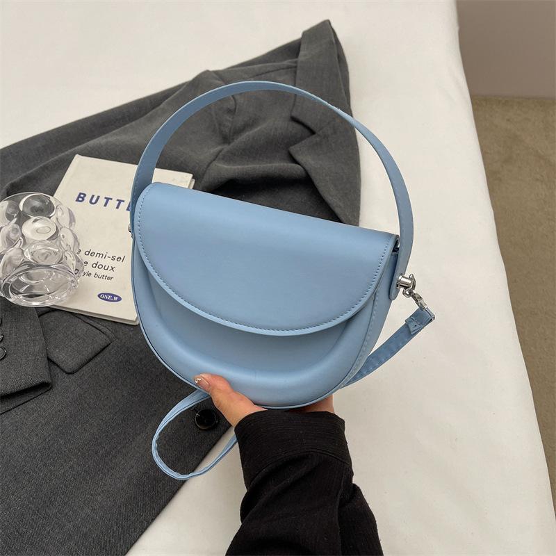 Маленькая сумка Niche design, женская сумка 2024, новая мода, весна, простая сумка-мессенджер, текстура, сумка-седло под мышкой, прилив