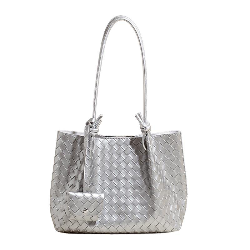 Простая повседневная плетеная сумка-тоут ведро женская 2026 весна новая плиссированная модная нишевая сумка через плечо под мышку