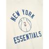 Fear of God Essentials Футболка Knicks x Barkley Hendricks 90-х Цвет слоновой кости Унисекс Топы Кремовый 125BH262208F