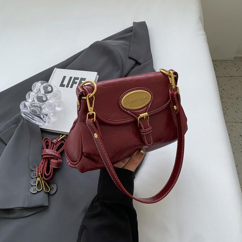 Ielgy Retro One-Shoulder Underarm Bag Female Spring Fashion Simple Messenger Bag