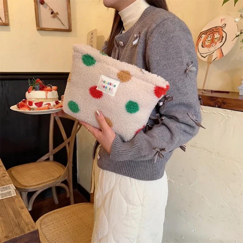 Новая красочная полосатая плюшевая косметичка в горошек, большая вместительная косметичка, сумка для туалетных принадлежностей, дорожная сумка для хранения косметики на открытом воздухе