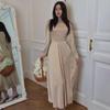 Однотонное атласное платье без талии с ремешками