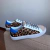 Белые кроссовки из коровьей кожи из конского волоса на платформе с леопардовым узором на шнуровке Женская повседневная обувь