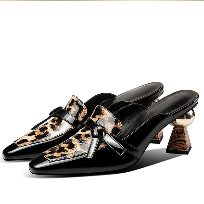 Мягкие кожаные тапочки. Женские летние удобные тапочки. Сандалии и тапочки на высоком каблуке с квадратным носком.