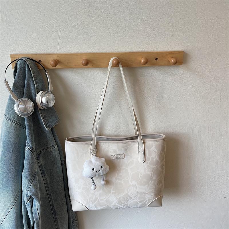 Женская сумка-тоут большой вместимости, осенняя новая модная нишевая простая рабочая сумка для поездок на работу, сумка через плечо с контрастными цветами