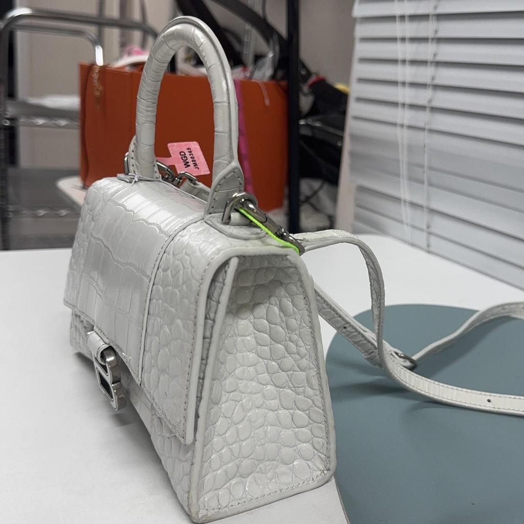 [Б/У] Сумка Balenciaga Hourglass XS с верхней ручкой 'Белый' - Хорошее состояние #UI3OQS