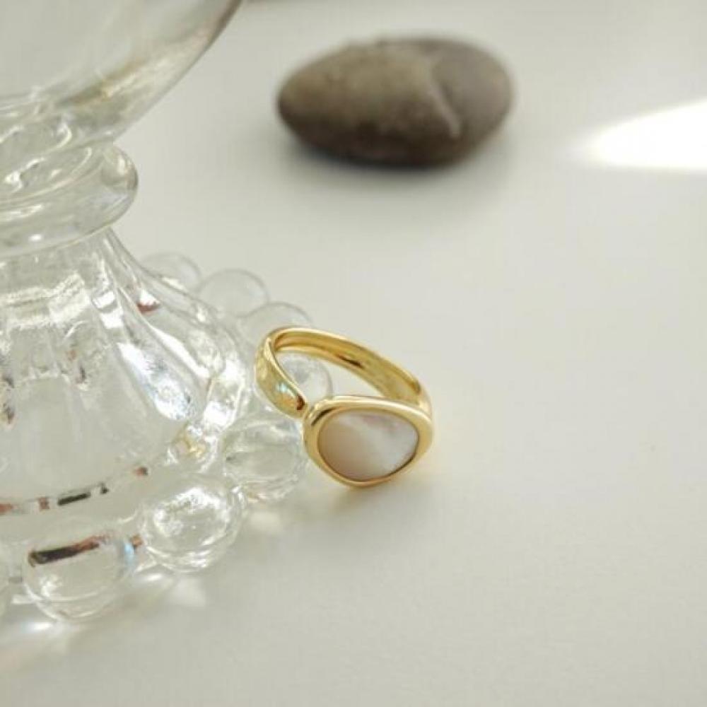 New Arrivals Open Run Women Mother Of Pearl Ring Free Size