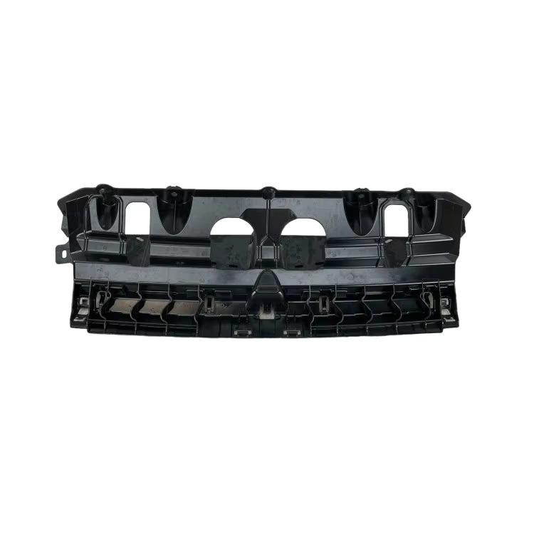 Накладки на задний буксировочный крюк BMW X5 F15: 51128062757, 51128062758