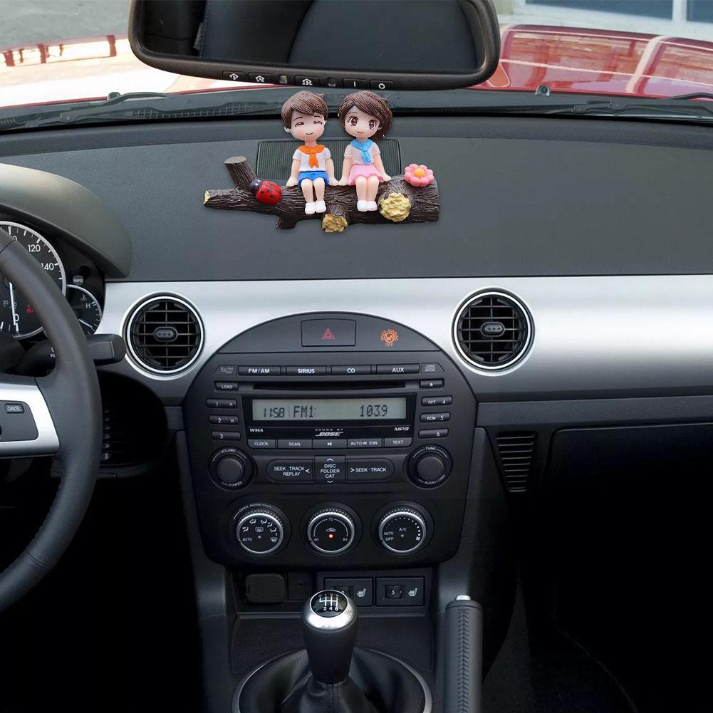 Car Interior Ornament Cute Kissing Couple Figure Statue Balloon Craft Auto Dashboard Decoration For Car Interior Accessorie I2O7