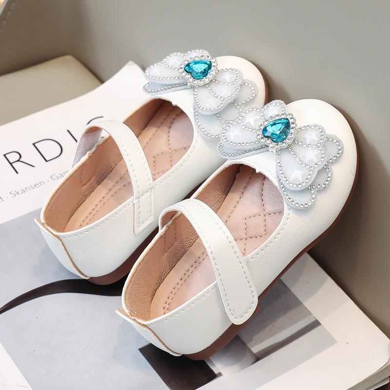 Кожаные туфли для маленьких девочек, милые детские повседневные балетки принцессы для свадебной вечеринки, со стразами, бабочкой, кристаллами, сердечком, модные, новые, мягкие